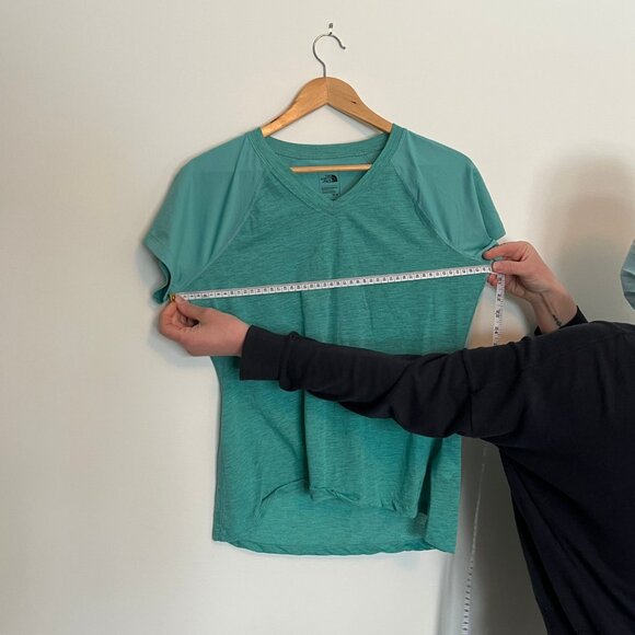 North Face. Reactor T-Shirt. Blue/Teal Color. Size Medium. Womens. - Picture 3 of 6